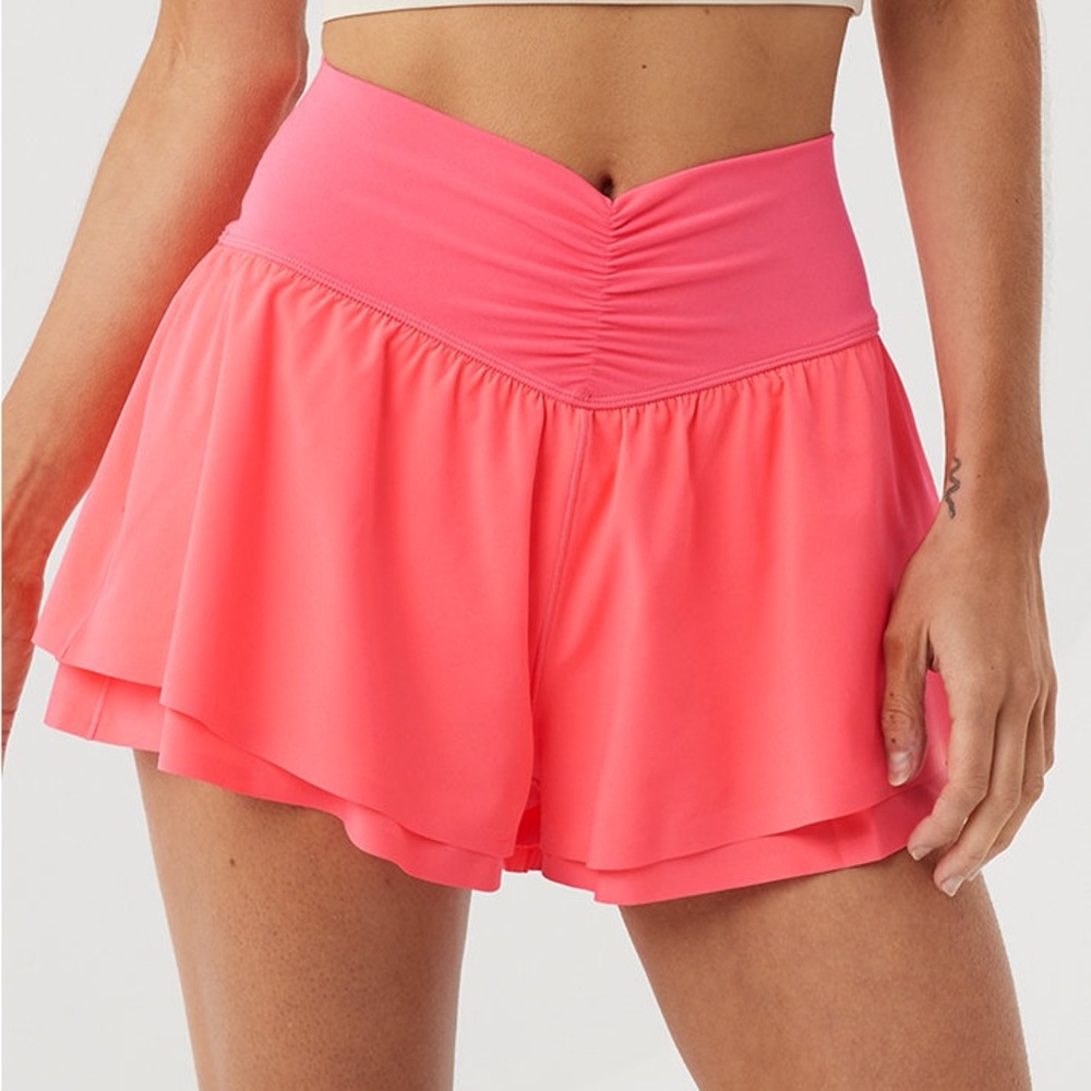 Pink Aerie Offline Ruched Shorts (Size Medium)